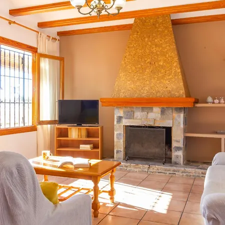 Olivos Con Piscina Holiday home *