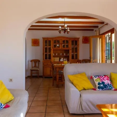 Olivos Con Piscina Holiday home