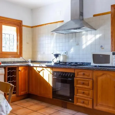 Olivos Con Piscina Holiday home *