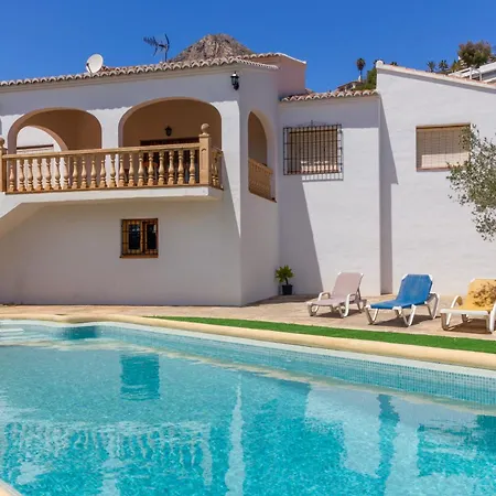 Olivos Con Piscina * Jávea