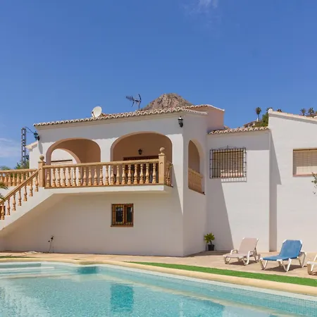 Olivos Con Piscina Vakantiehuis *