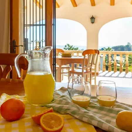 Olivos Con Piscina Vakantiehuis Jávea